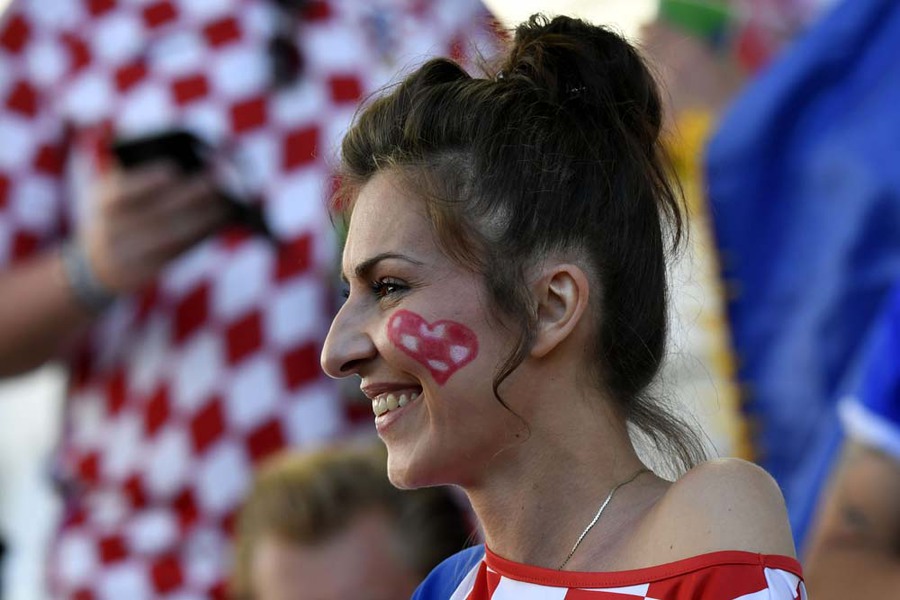 Kompilasi Suporter Cantik dan Seksi di Gelaran Euro 2016