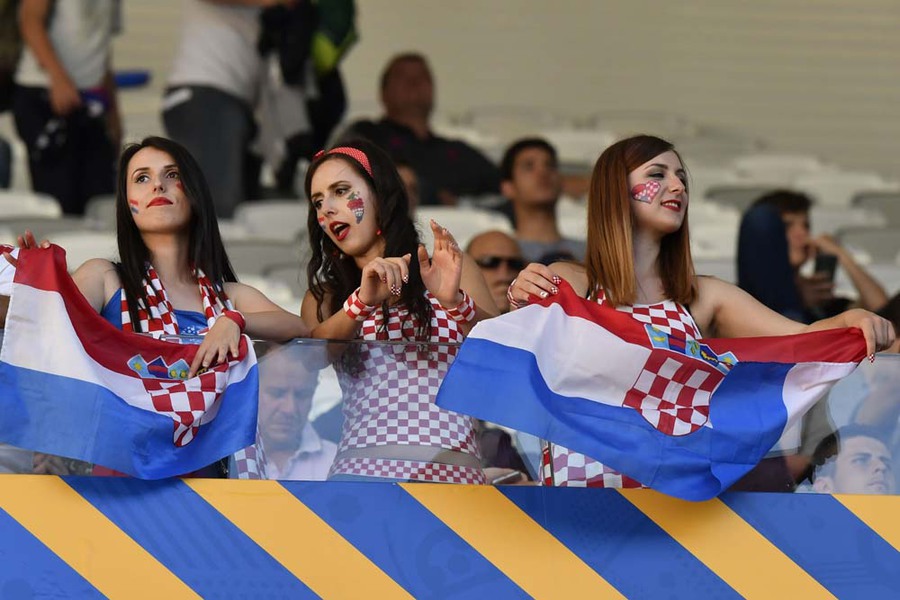 Kompilasi Suporter Cantik dan Seksi di Gelaran Euro 2016