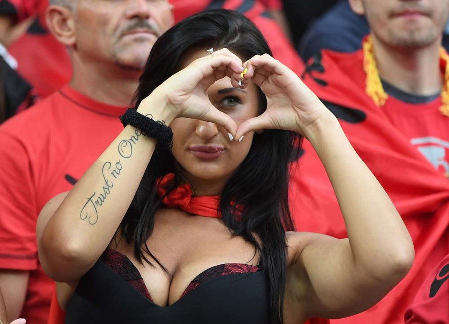 Kompilasi Suporter Cantik dan Seksi di Gelaran Euro 2016