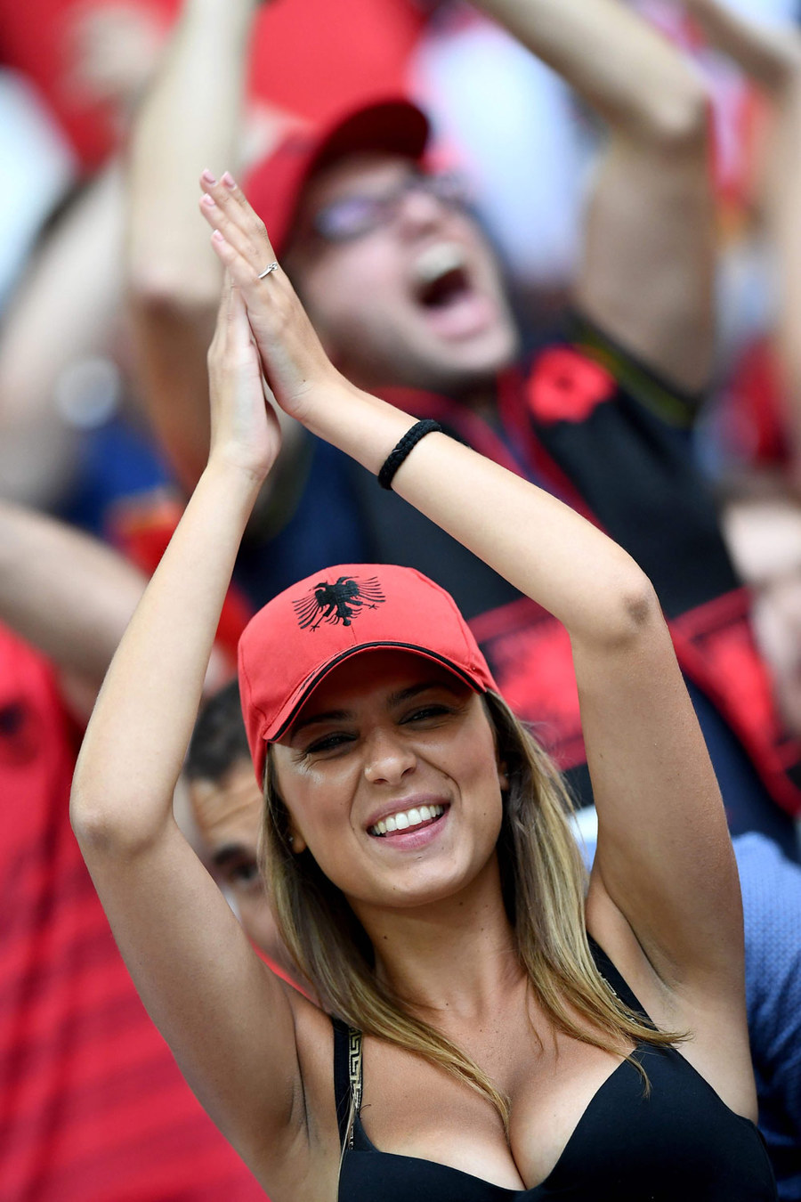 Kompilasi Suporter Cantik dan Seksi di Gelaran Euro 2016