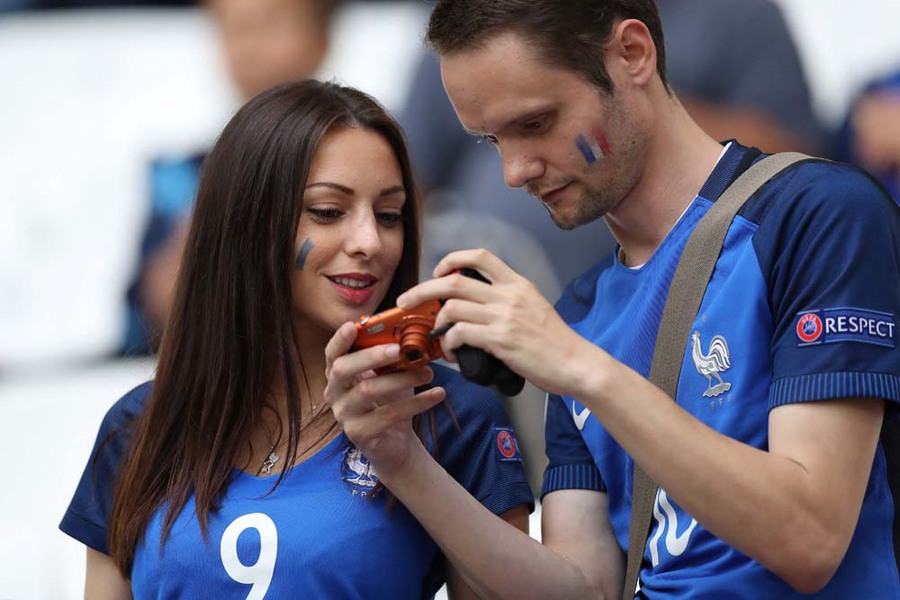 Kompilasi Suporter Cantik dan Seksi di Gelaran Euro 2016