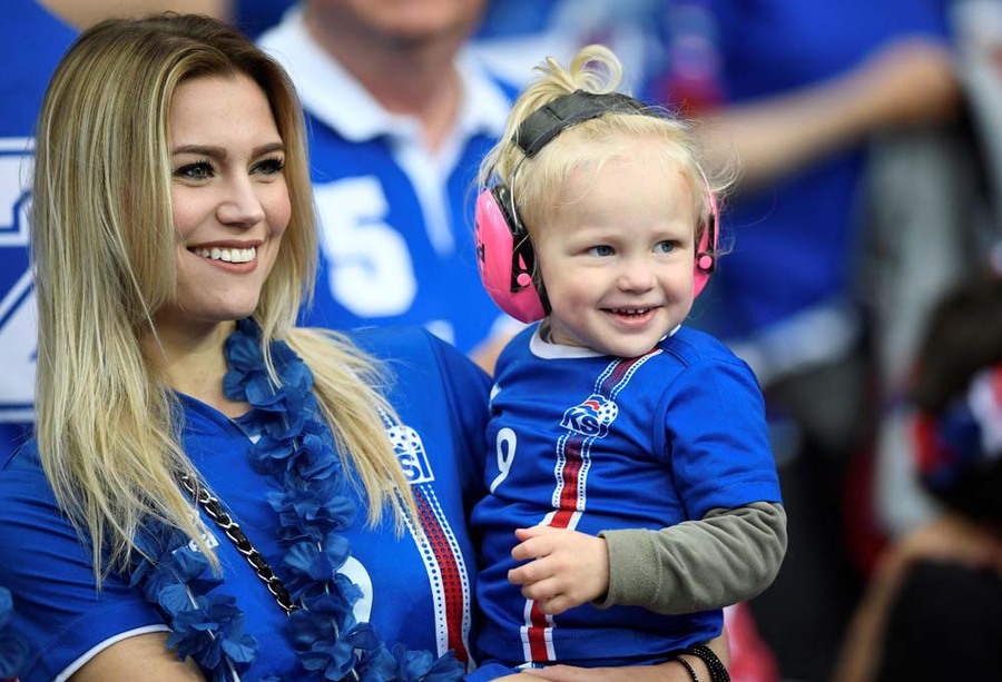 Kompilasi Suporter Cantik dan Seksi di Gelaran Euro 2016