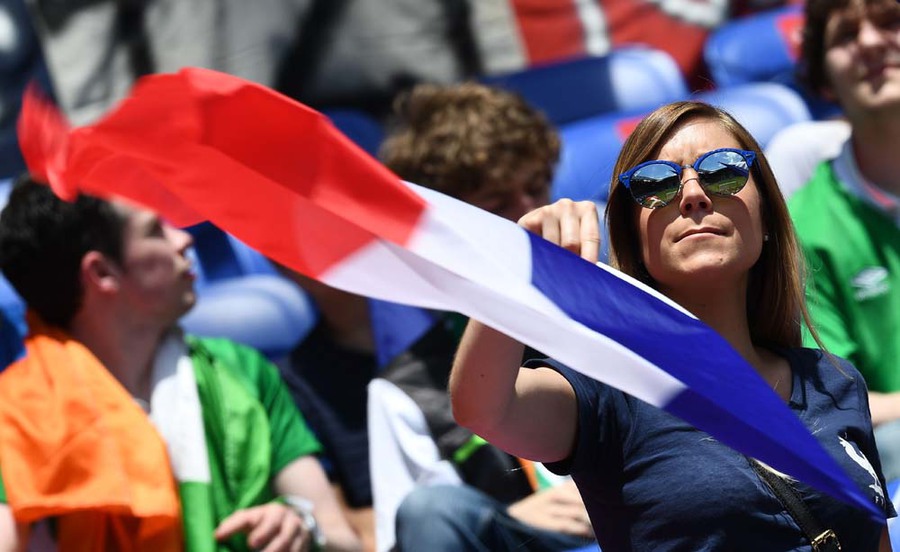 Kompilasi Suporter Cantik dan Seksi di Gelaran Euro 2016