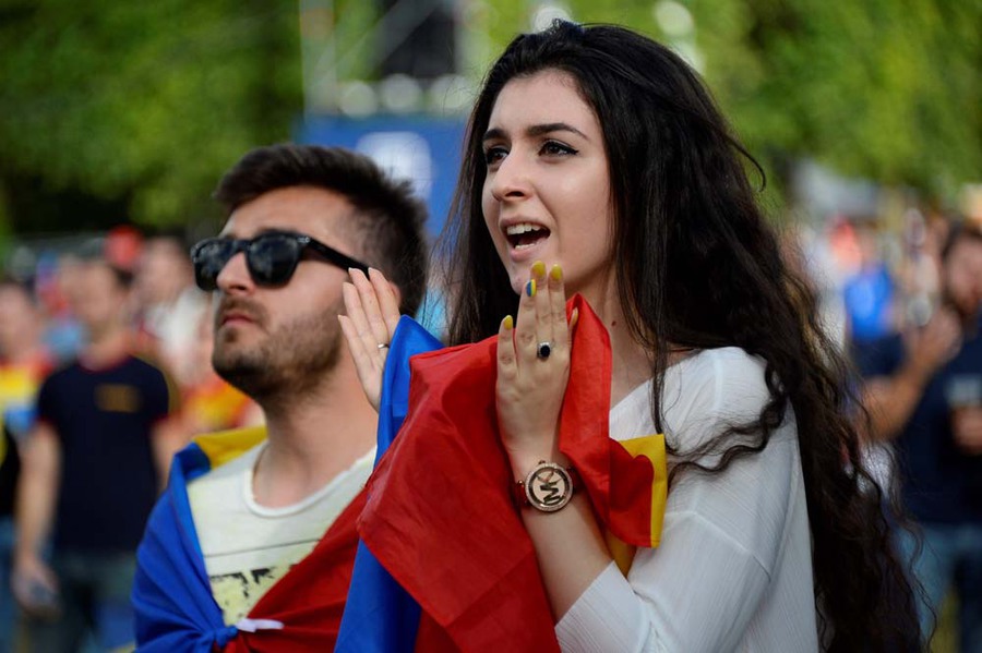 Kompilasi Suporter Cantik dan Seksi di Gelaran Euro 2016
