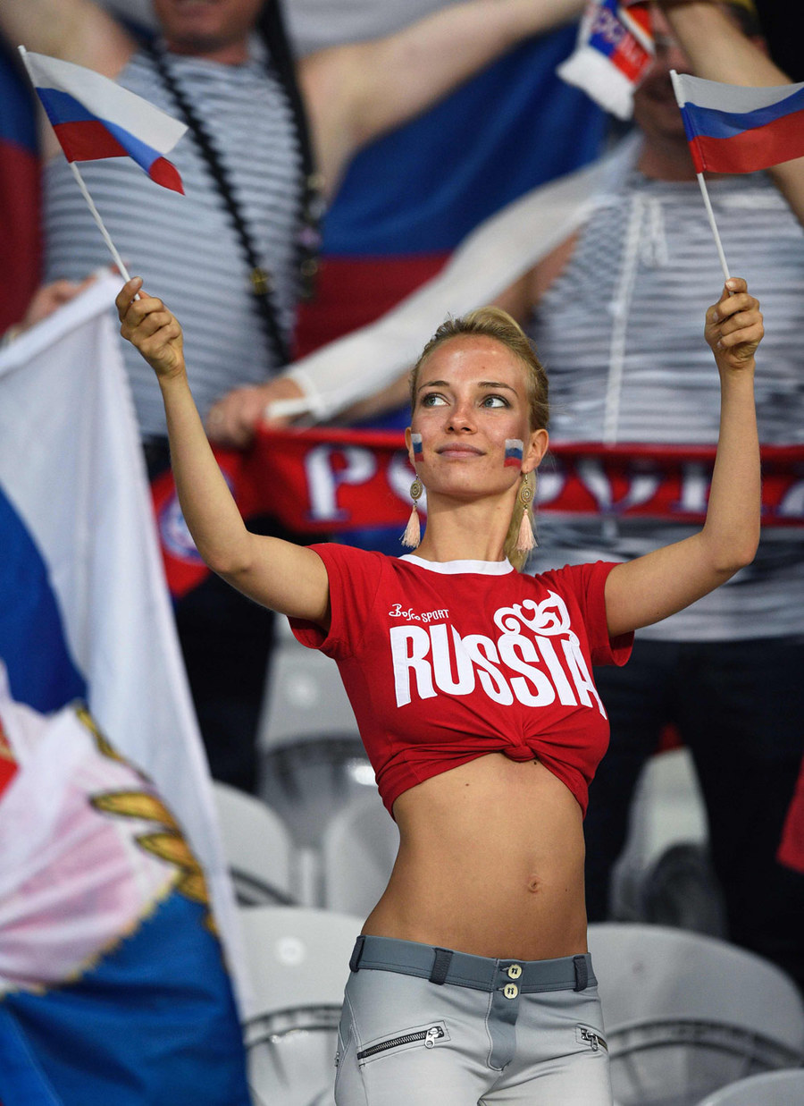 Kompilasi Suporter Cantik dan Seksi di Gelaran Euro 2016
