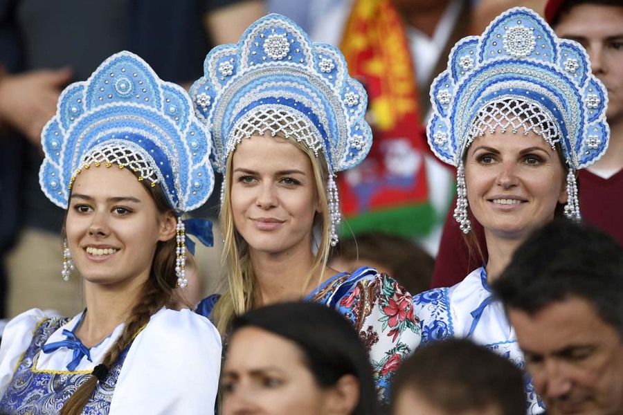 Kompilasi Suporter Cantik dan Seksi di Gelaran Euro 2016