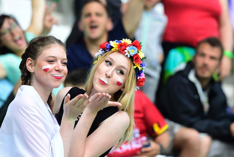 Kompilasi Suporter Cantik dan Seksi di Gelaran Euro 2016