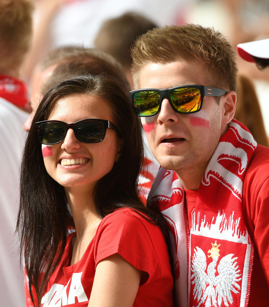 Kompilasi Suporter Cantik dan Seksi di Gelaran Euro 2016