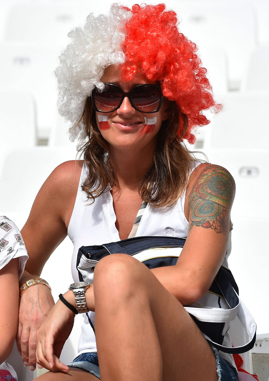 Kompilasi Suporter Cantik dan Seksi di Gelaran Euro 2016
