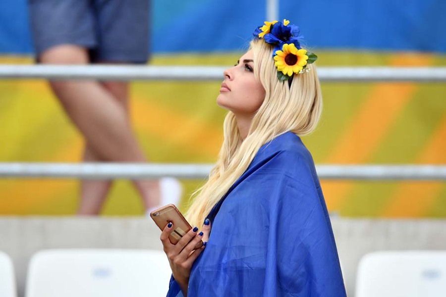 Kompilasi Suporter Cantik dan Seksi di Gelaran Euro 2016
