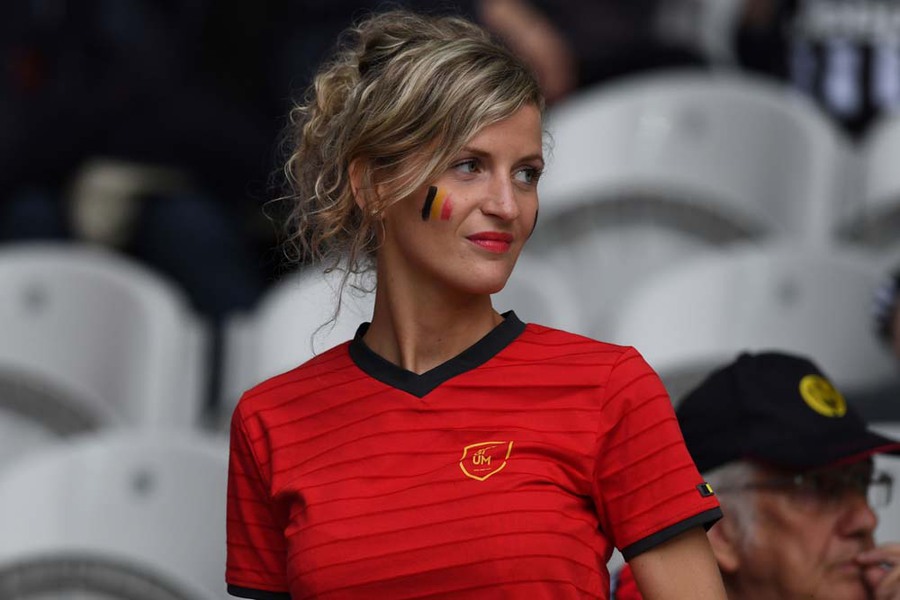 Kompilasi Suporter Cantik dan Seksi di Gelaran Euro 2016