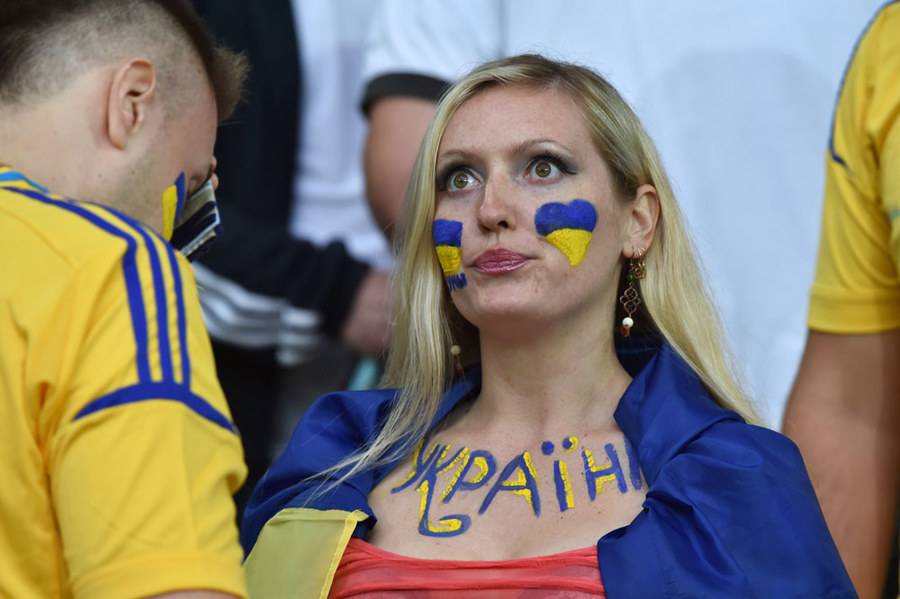 Kompilasi Suporter Cantik dan Seksi di Gelaran Euro 2016