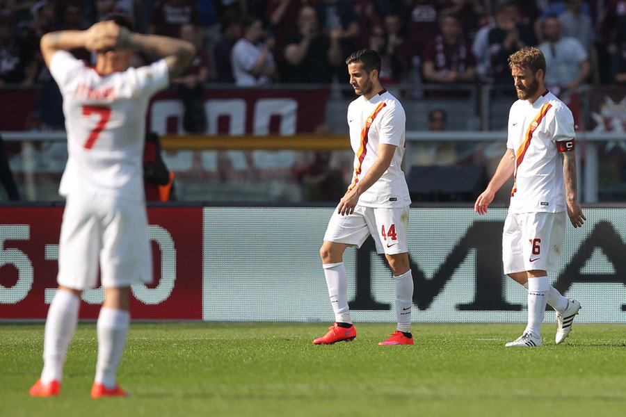 Ditahan Torino, Roma Melorot