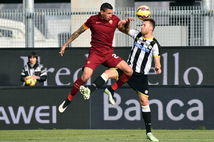 Gol Kontroversi Astori Menangkan Roma di Friuli