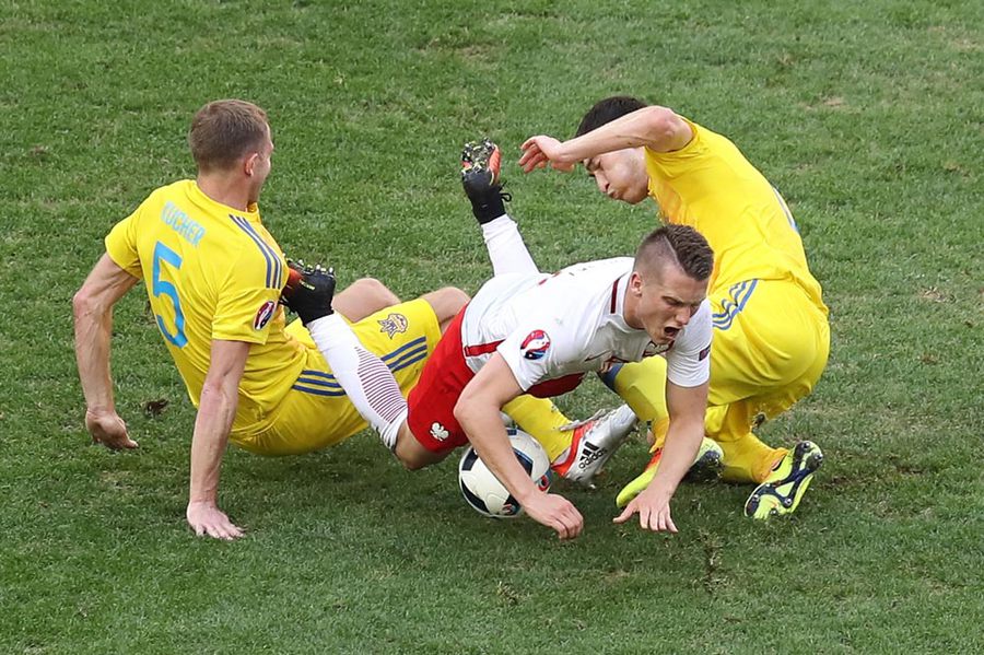 Polandia Pulangkan Ukraina Tanpa Poin