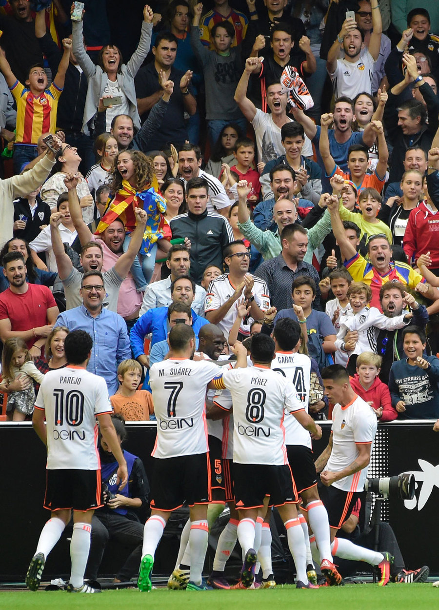 Penalti Messi Tebus Tiga Poin di Mestalla 