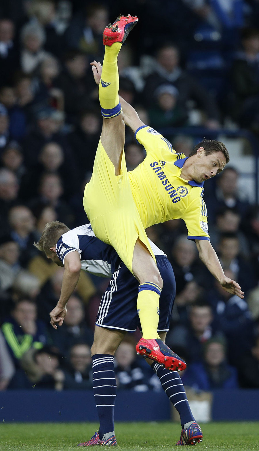 West Brom Lumat Sepuluh Pemain Chelsea