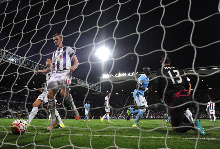 Toure Gemilang, Man City Lindas West Brom