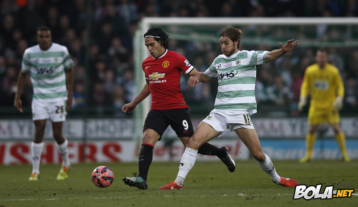 Herrera dan Di Maria Cetak Gol, United Lolos