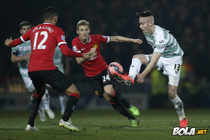 Herrera dan Di Maria Cetak Gol, United Lolos