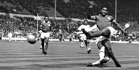 Jersey Di Stefano Untuk Eusebio