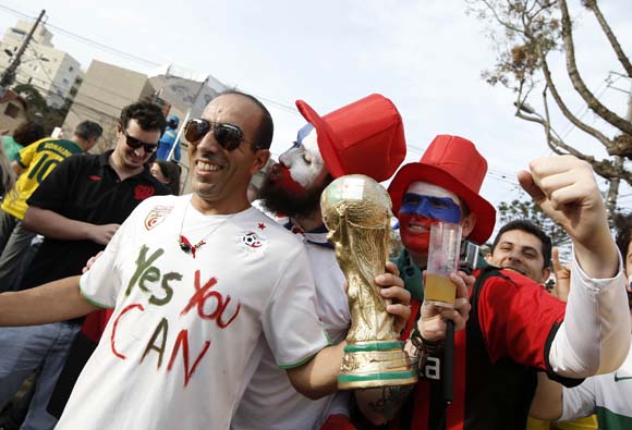 Suporter Aljazair vs Rusia