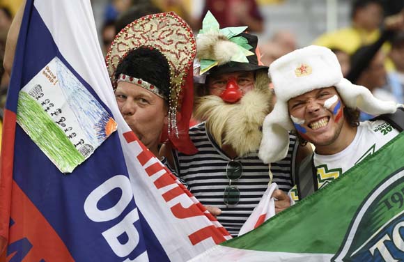 Suporter Aljazair vs Rusia