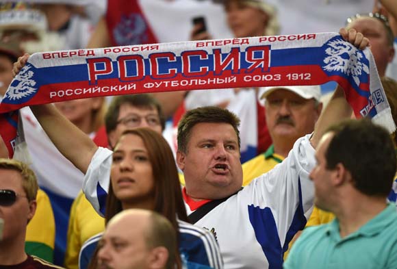 Suporter Aljazair vs Rusia