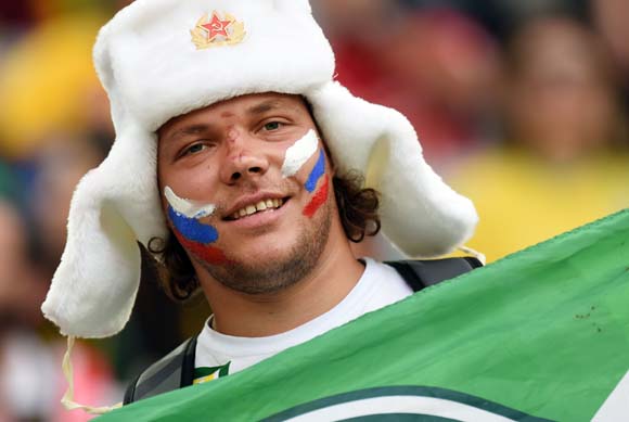 Suporter Aljazair vs Rusia