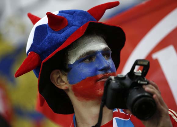 Suporter Aljazair vs Rusia