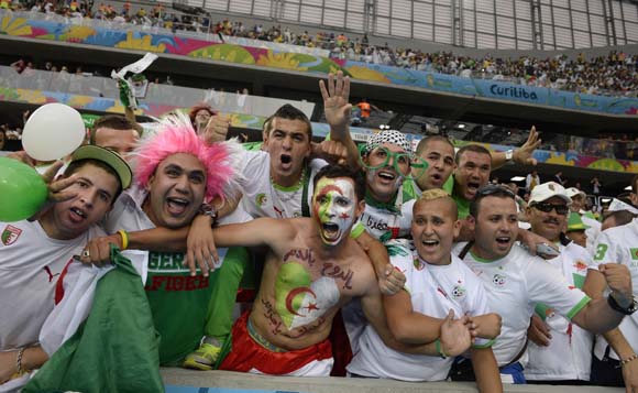 Suporter Aljazair vs Rusia