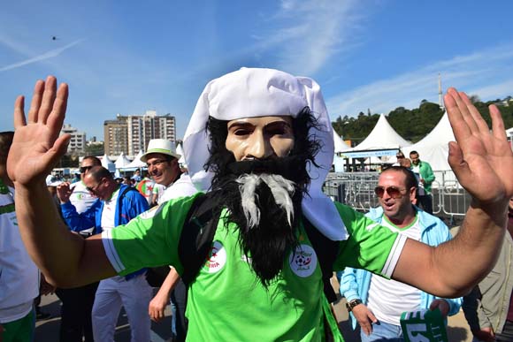 Suporter Korsel vs Aljazair