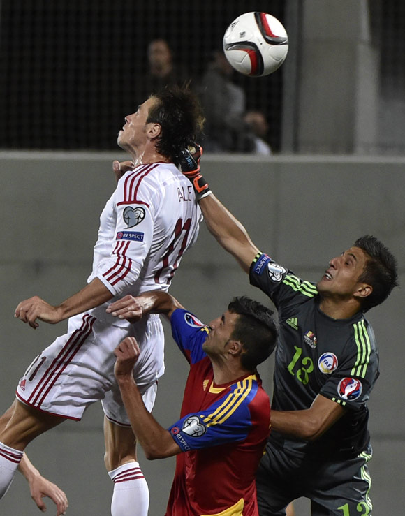 Bale vs David Maneiro & Ferran Perez