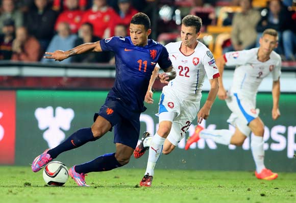 Memphis Depay vs Vladimir Darida