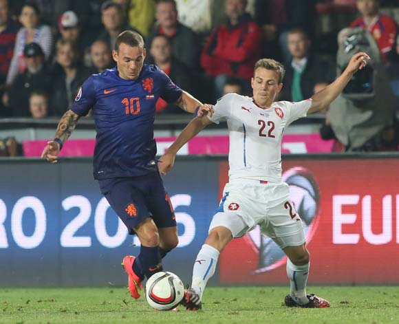 Wesley Sneijder vs Vladimir Darida