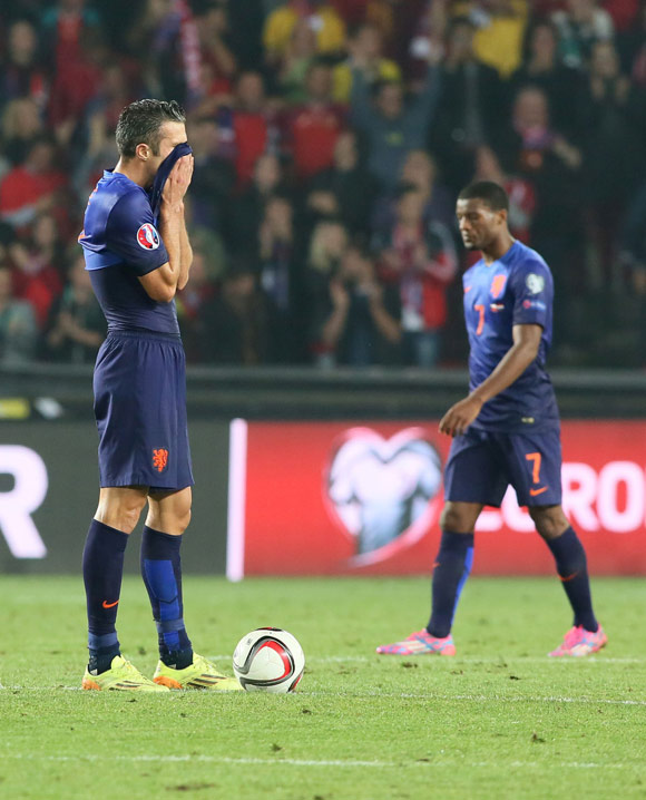 Reaksi Kekecewaan Robin van Persie