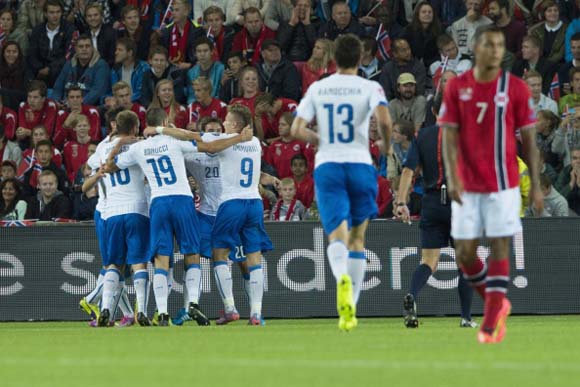 Selebrasi Gol Pembuka Italia