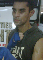 Didi Riyadi Bertinju Melawan Samuel Rizal - Bola.net