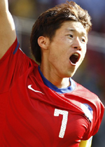 Park Ji Sung (c) Reuters