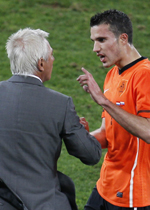 Robin Van Persie (c) AFP