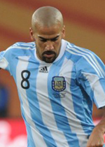 Juan Sebastian Veron (c) AFP