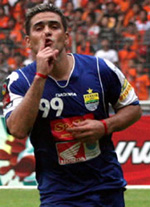 Cristian Gonzales (c) Goal