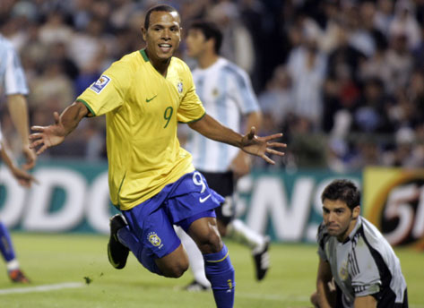Brasil Permalukan Argentina