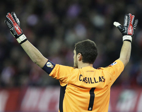 Angka Seratus Casillas dan Buffon Angka Seratus Casillas dan Buffon