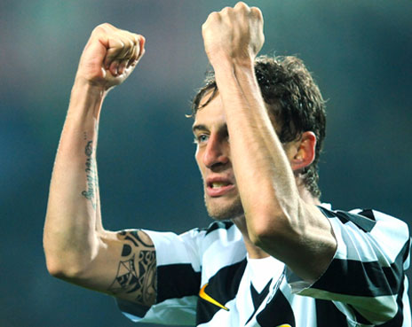 Review: 'Nyonya Tua' Bekuk Inter Milan Review: 'Nyonya Tua' Bekuk Inter Milan
