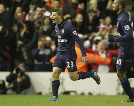 Review: Arshavin Bungkam Liverpool