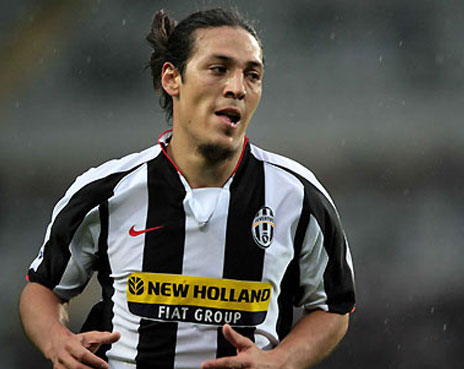 Camoranesi Bakal Absen Tiga Bulan? Camoranesi Bakal Absen Tiga Bulan?