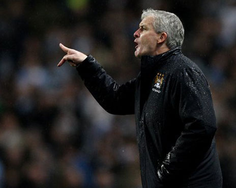 Pecat Hughes, City Tunjuk Mancini Pecat Hughes, City Tunjuk Mancini