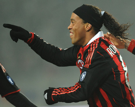 Review: Ronaldinho Benamkan Juve Review: Ronaldinho Benamkan Juve