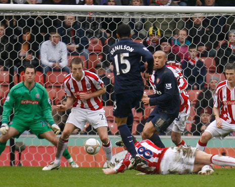 Review: Stoke Singkirkan Arsenal Review: Stoke Singkirkan Arsenal